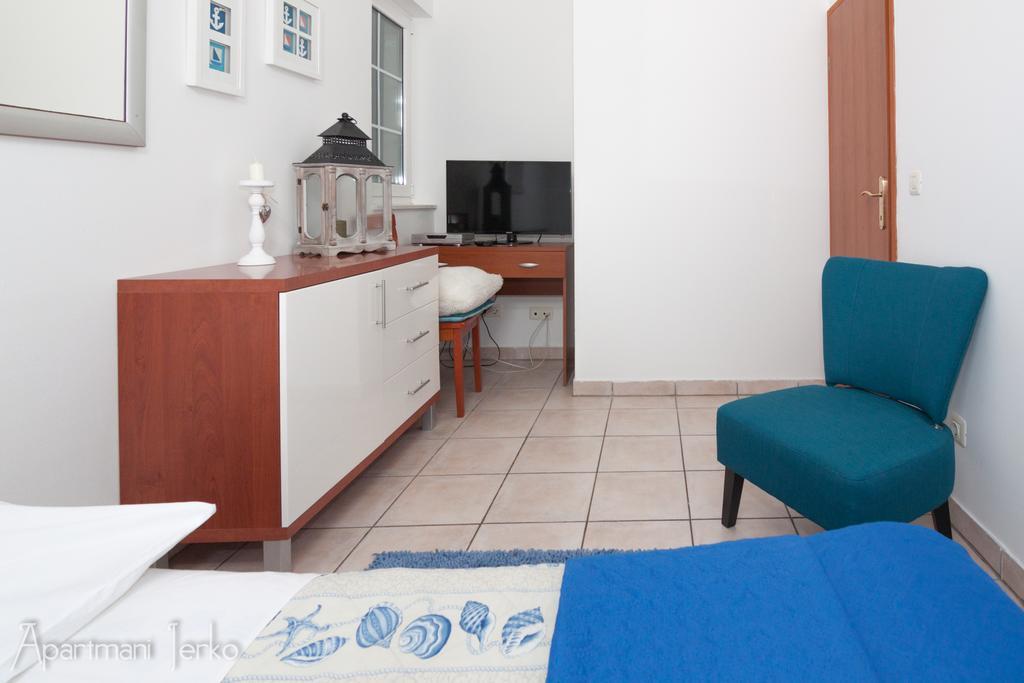 פרימוסטן Apartments Jerko מראה חיצוני תמונה