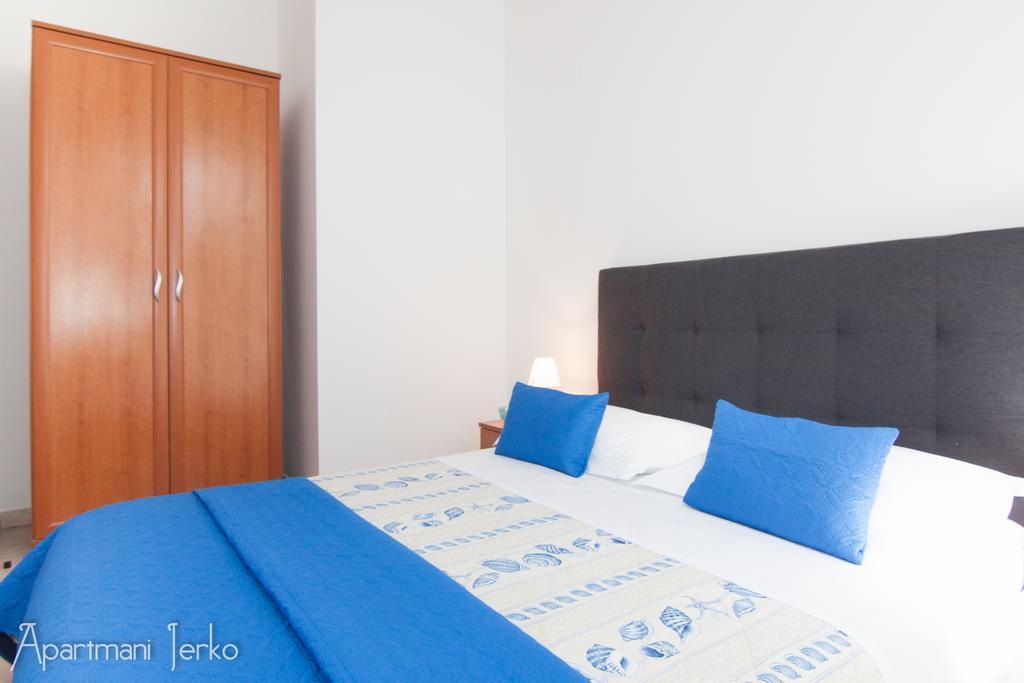 פרימוסטן Apartments Jerko מראה חיצוני תמונה