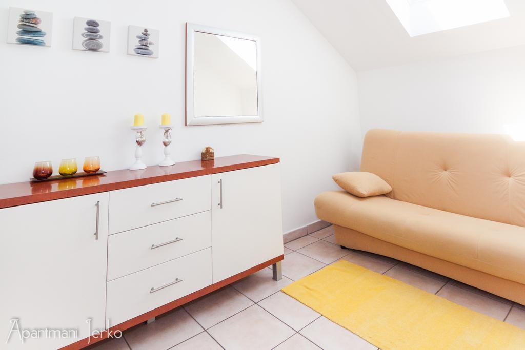 פרימוסטן Apartments Jerko מראה חיצוני תמונה